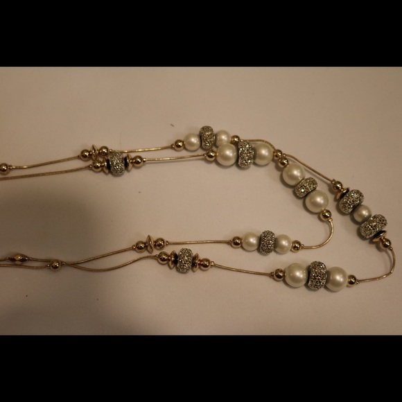 New w tags Dillard’s pearl & silver layer necklace - Picture 2 of 8
